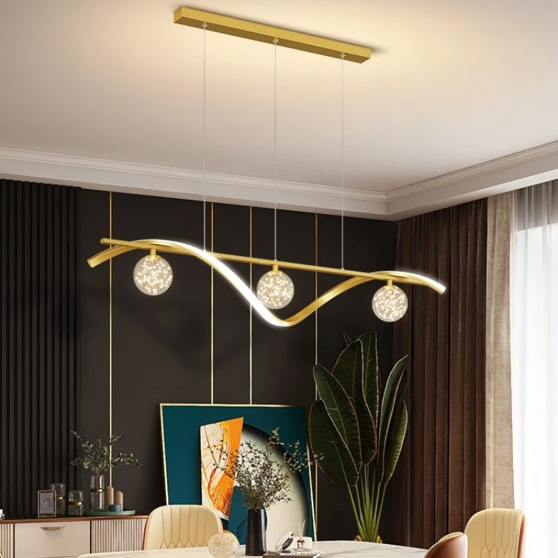 Lustre Trilho com Detalhes Lustre para Sala de Jantar 02 Clareatte Dourado Luz fria 